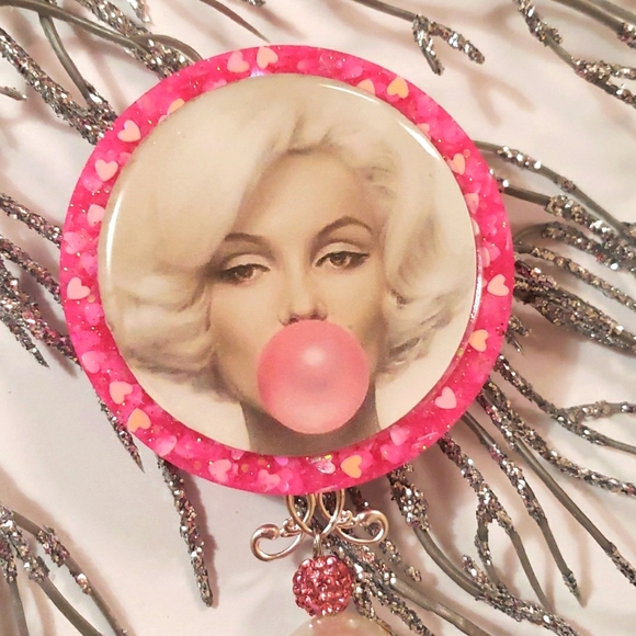 Marilyn Monroe Phone Grippy - Picture 2 of 5